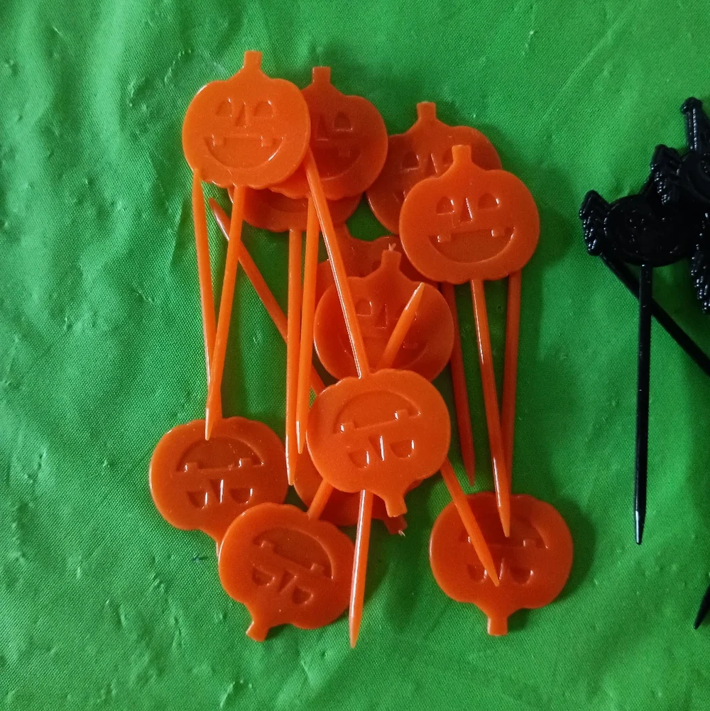 3/$10 🌟 Lot Of Halloween & Saint Patty's Patrick's Day Cupcake Toppers/ Picks